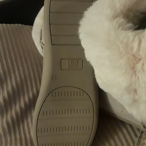 Boots - Picture 3 of 3